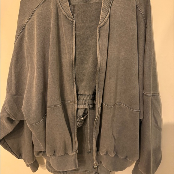 Zara sweatsuit - Picture 2 of 2